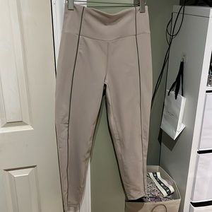 Abercrombie & Fitch YPB Crop Legging - size L